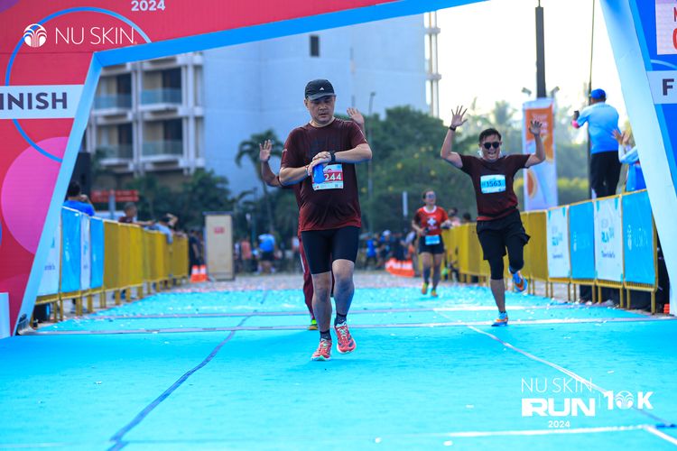 Race photo from Nu Skin Run 10K