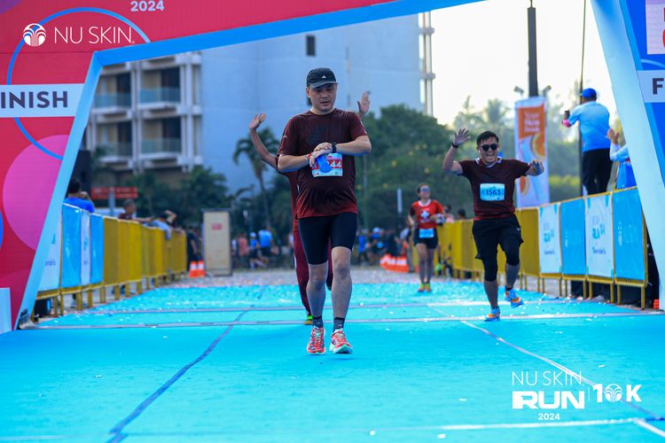 Race photo from Nu Skin Run 10K