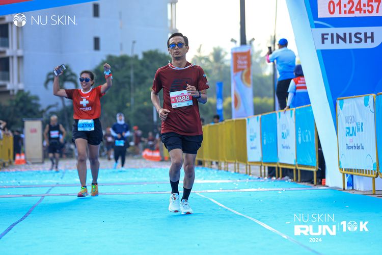 Race photo from Nu Skin Run 10K