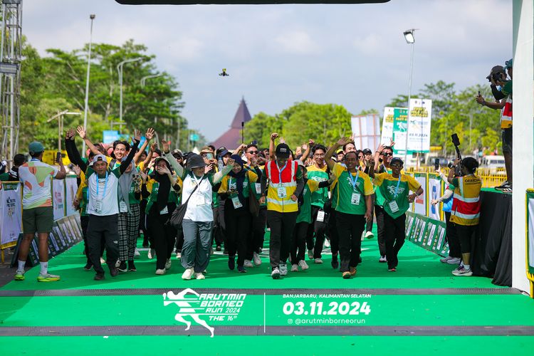 Race photo from Arutmin Borneo Run 2024