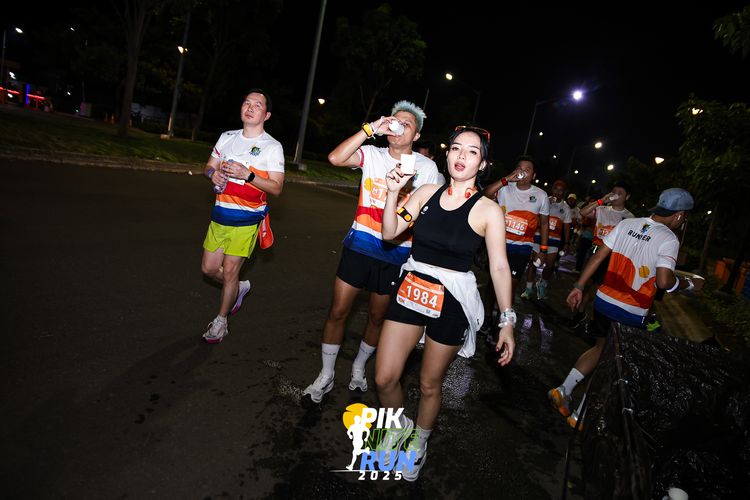 Race photo from PIK NITE RUN 2025