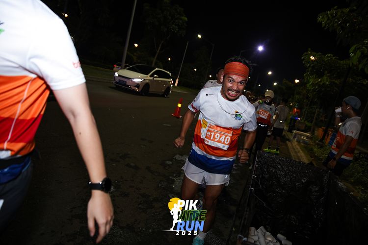 Race photo from PIK NITE RUN 2025
