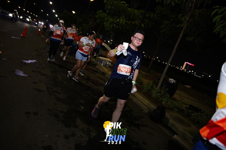 Race photo from PIK NITE RUN 2025