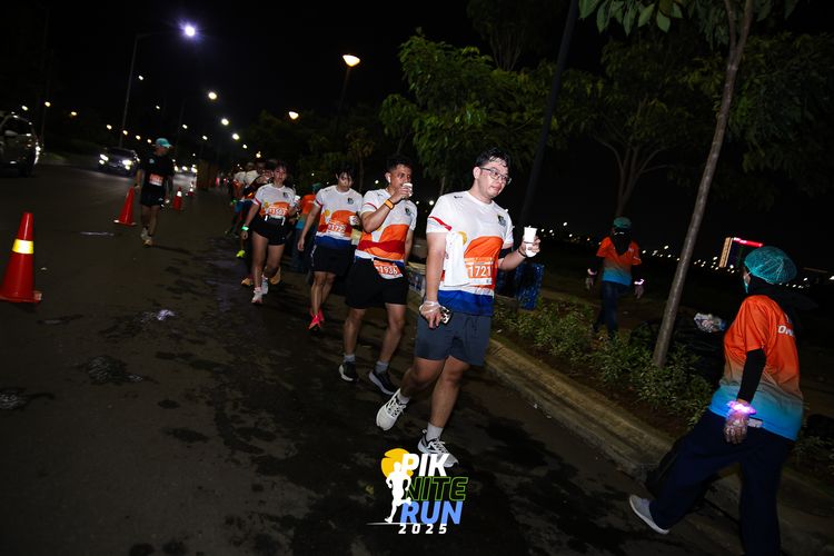 Race photo from PIK NITE RUN 2025