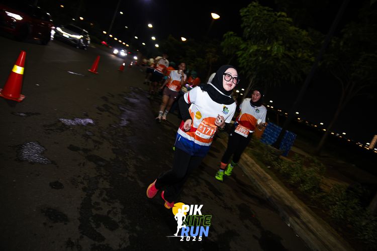 Race photo from PIK NITE RUN 2025