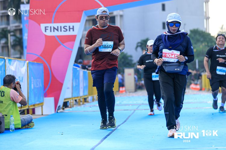 Race photo from Nu Skin Run 10K