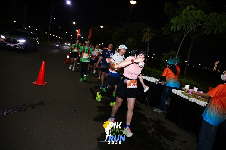 Race photo from PIK NITE RUN 2025