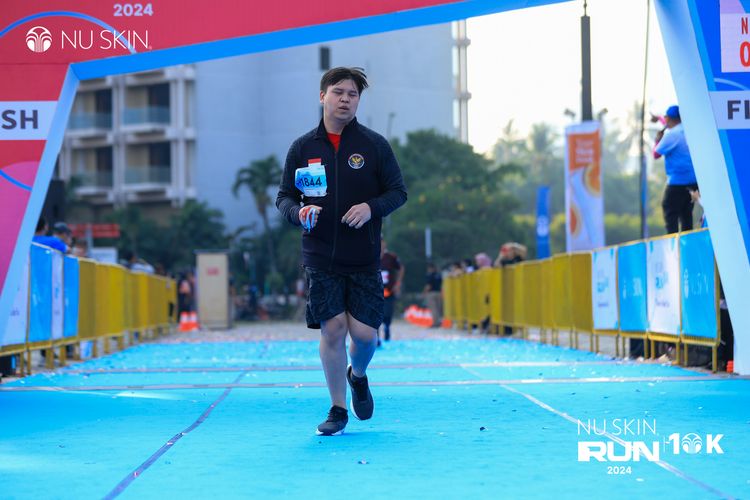 Race photo from Nu Skin Run 10K