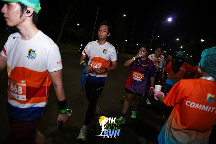 Race photo from PIK NITE RUN 2025