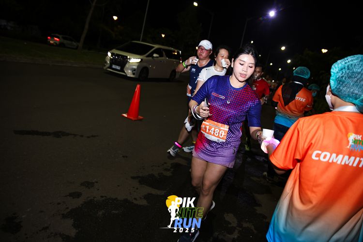 Race photo from PIK NITE RUN 2025