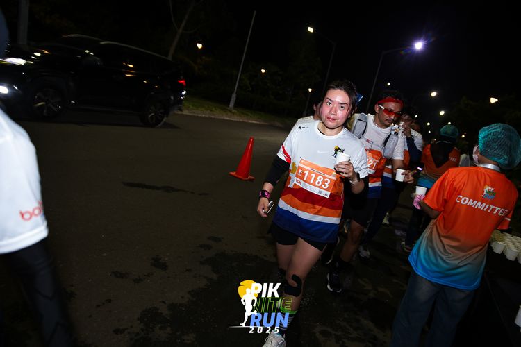 Race photo from PIK NITE RUN 2025