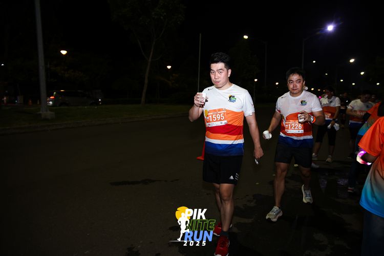 Race photo from PIK NITE RUN 2025