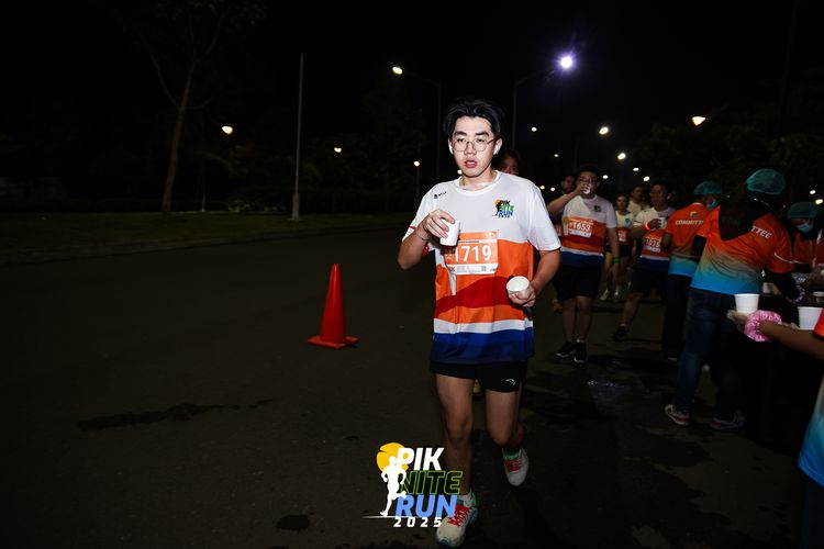 Race photo from PIK NITE RUN 2025