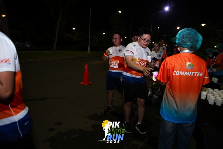 Race photo from PIK NITE RUN 2025