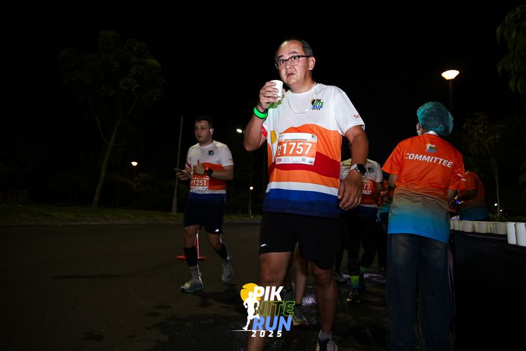 Race photo from PIK NITE RUN 2025