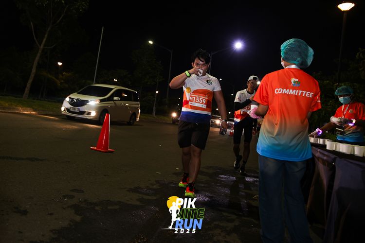 Race photo from PIK NITE RUN 2025