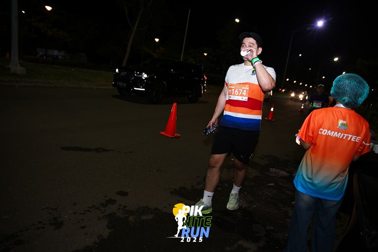 Race photo from PIK NITE RUN 2025