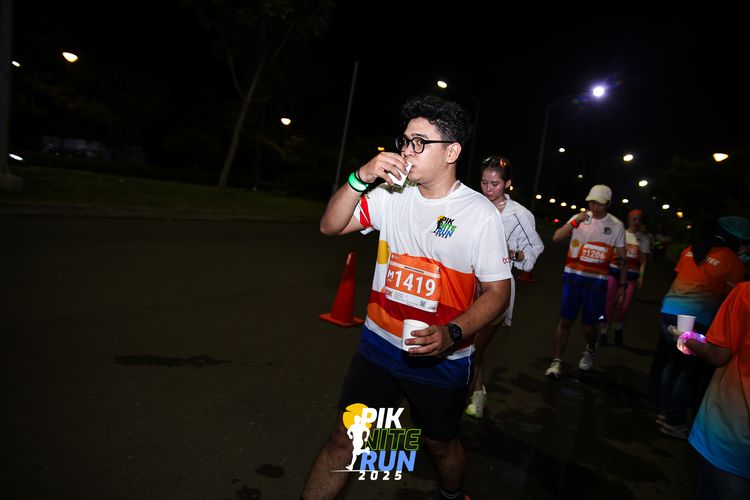 Race photo from PIK NITE RUN 2025