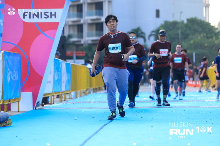 Race photo from Nu Skin Run 10K