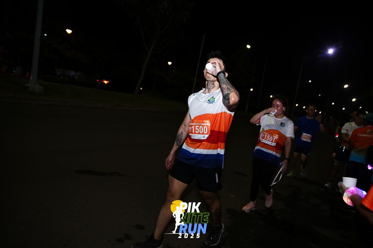 Race photo from PIK NITE RUN 2025