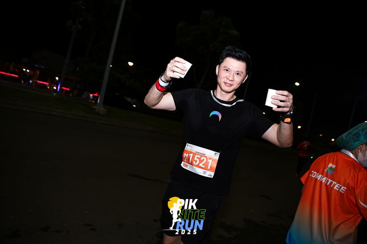 Race photo from PIK NITE RUN 2025