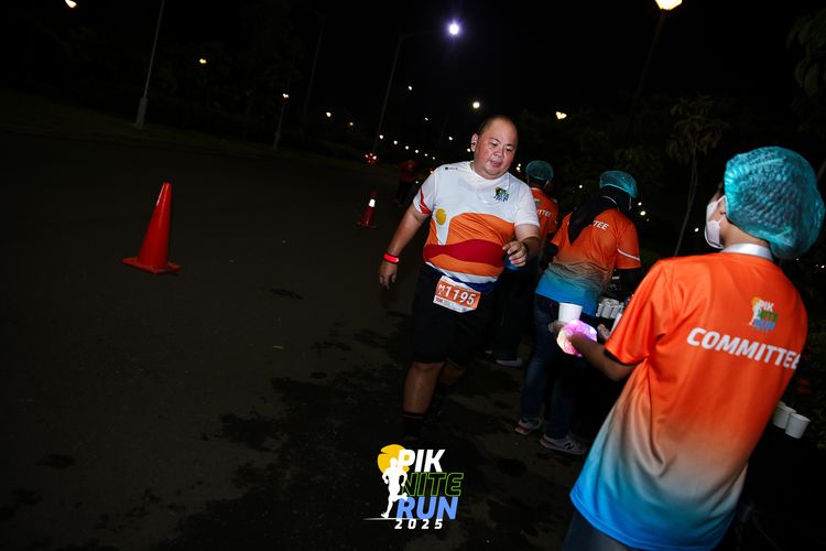 Race photo from PIK NITE RUN 2025