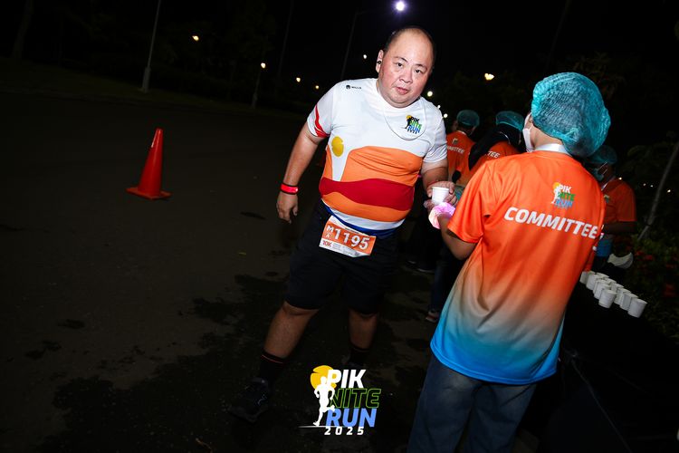 Race photo from PIK NITE RUN 2025