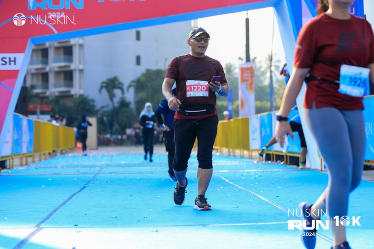 Race photo from Nu Skin Run 10K
