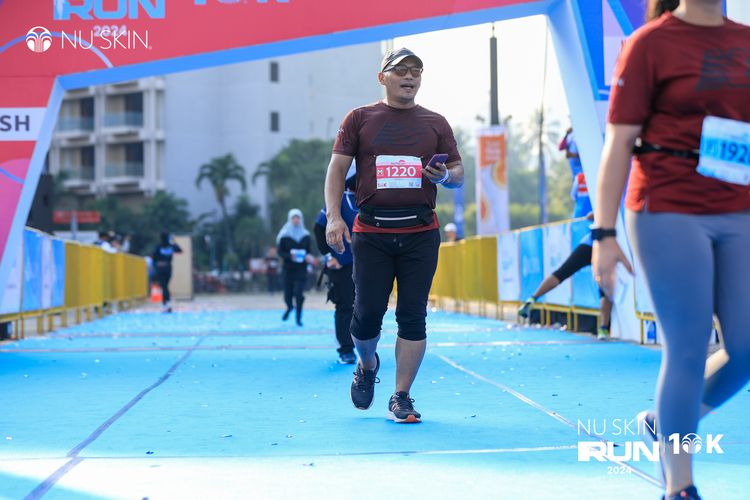 Race photo from Nu Skin Run 10K