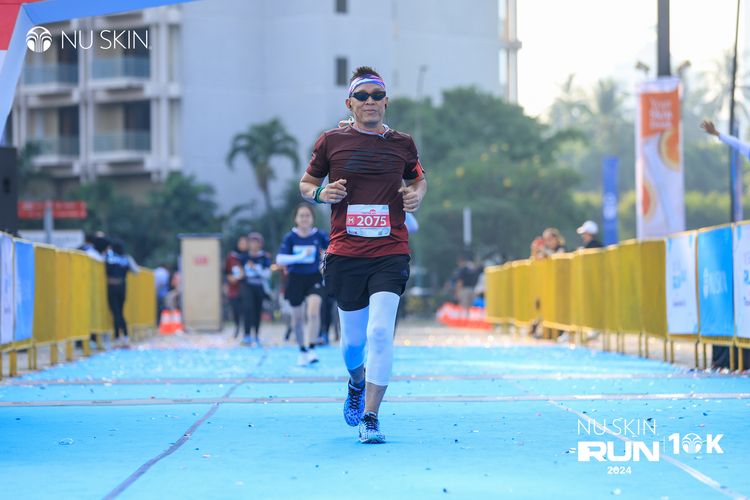 Race photo from Nu Skin Run 10K