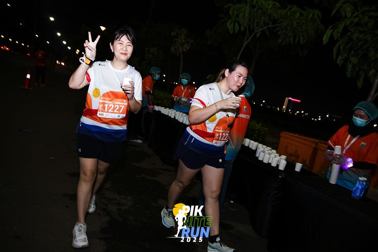Race photo from PIK NITE RUN 2025