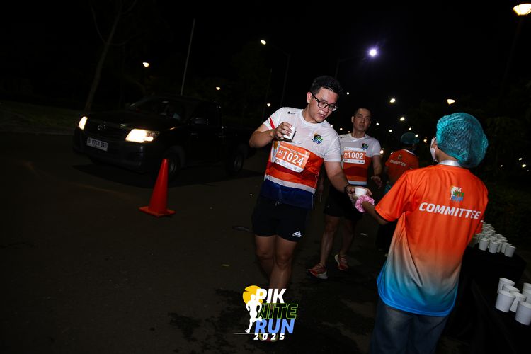 Race photo from PIK NITE RUN 2025