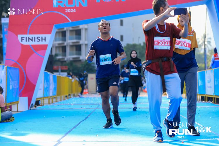 Race photo from Nu Skin Run 10K