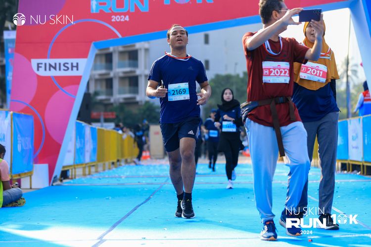 Race photo from Nu Skin Run 10K