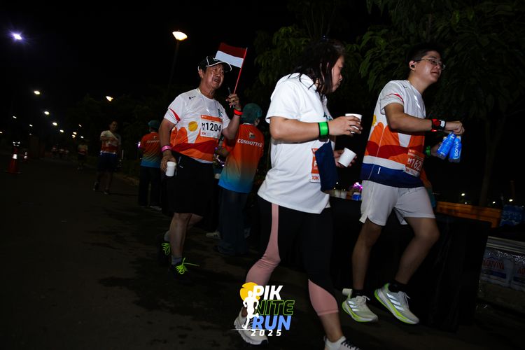 Race photo from PIK NITE RUN 2025