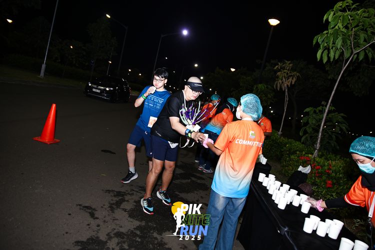 Race photo from PIK NITE RUN 2025