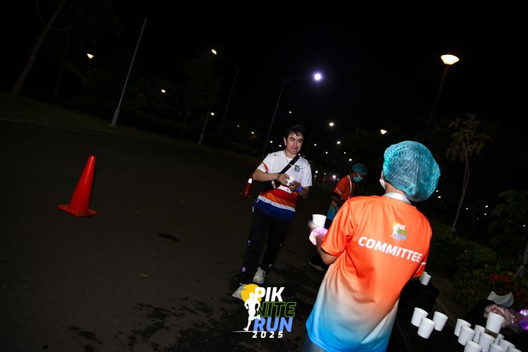 Race photo from PIK NITE RUN 2025