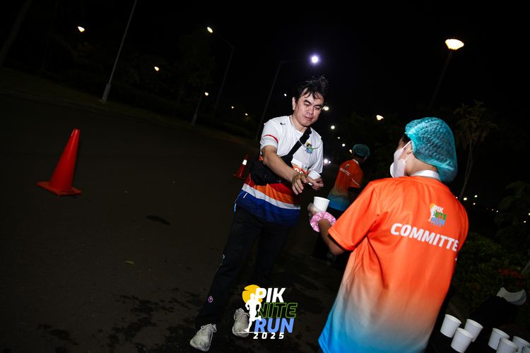 Race photo from PIK NITE RUN 2025