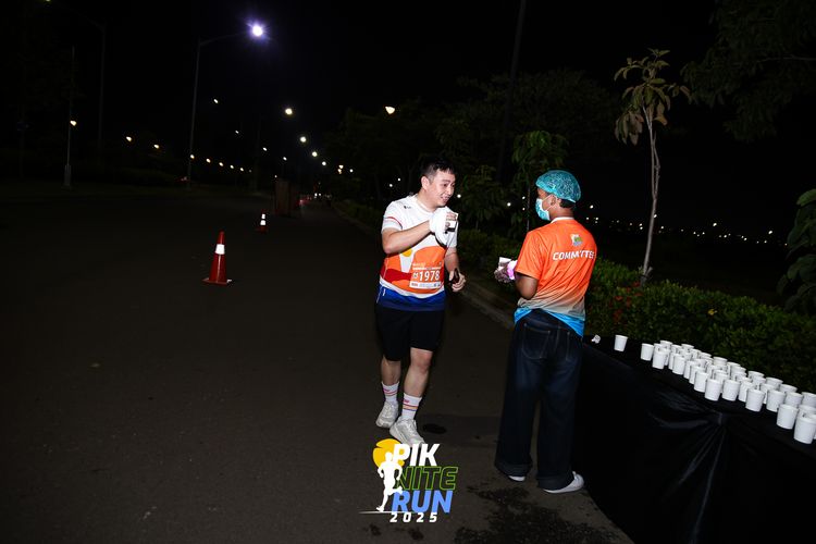 Race photo from PIK NITE RUN 2025