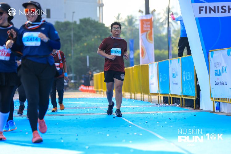 Race photo from Nu Skin Run 10K