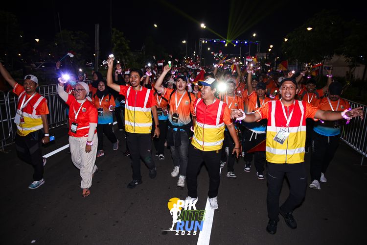 Race photo from PIK NITE RUN 2025