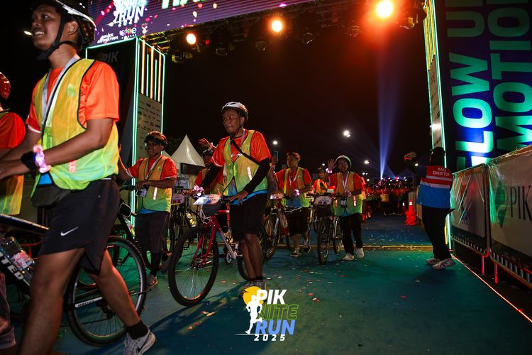 Race photo from PIK NITE RUN 2025