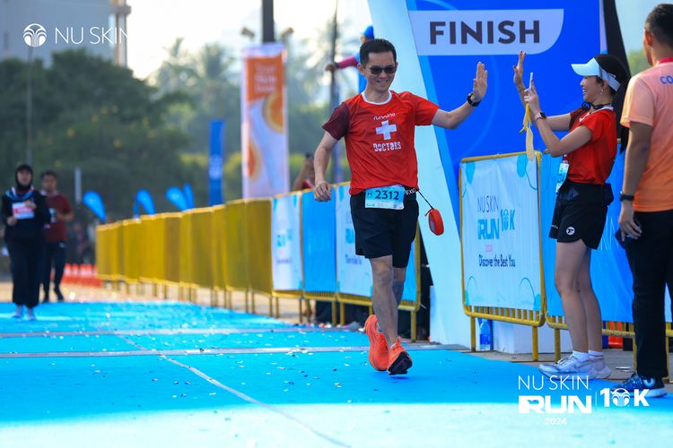 Race photo from Nu Skin Run 10K