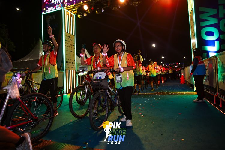 Race photo from PIK NITE RUN 2025