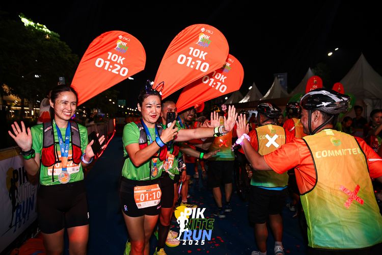 Race photo from PIK NITE RUN 2025