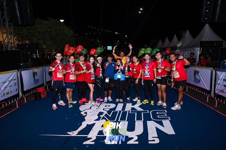 Race photo from PIK NITE RUN 2025
