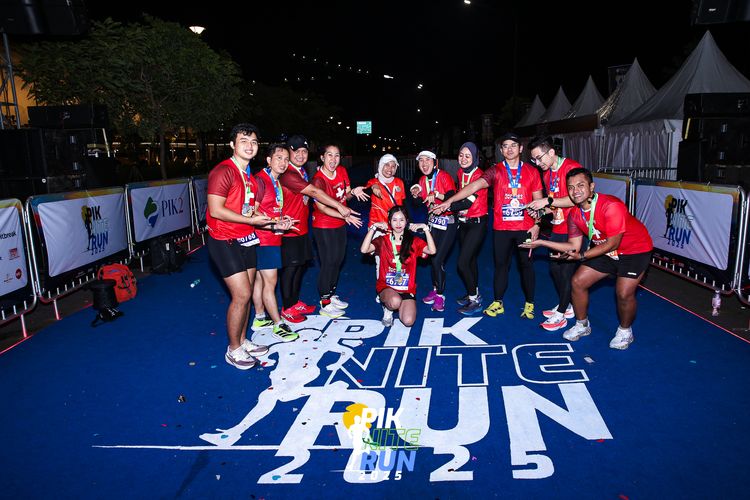 Race photo from PIK NITE RUN 2025