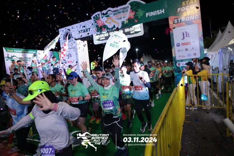 Race photo from Arutmin Borneo Run 2024