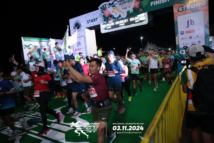 Race photo from Arutmin Borneo Run 2024