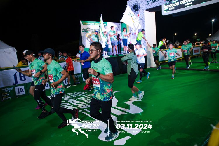 Race photo from Arutmin Borneo Run 2024